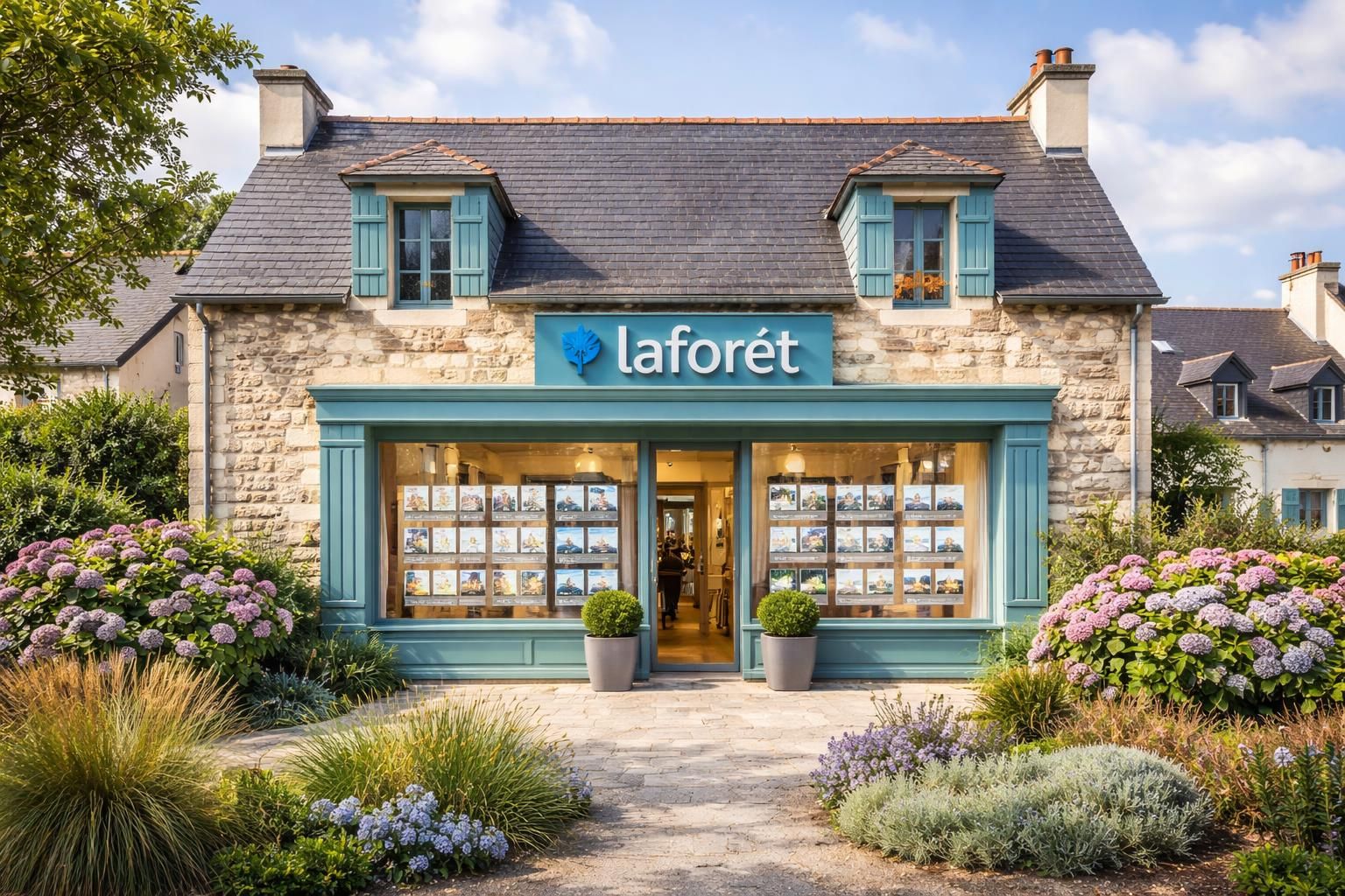 découvrez l'agence laforêt immobilier en bretagne sud, spécialisée dans la vente, l'achat et la location de biens immobiliers. votre partenaire de confiance pour tous vos projets immobiliers en bretagne sud.